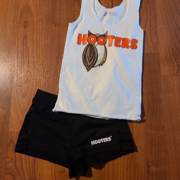 Hooter's uniform set top xxs and shorts xxxs - Picture 5 of 11